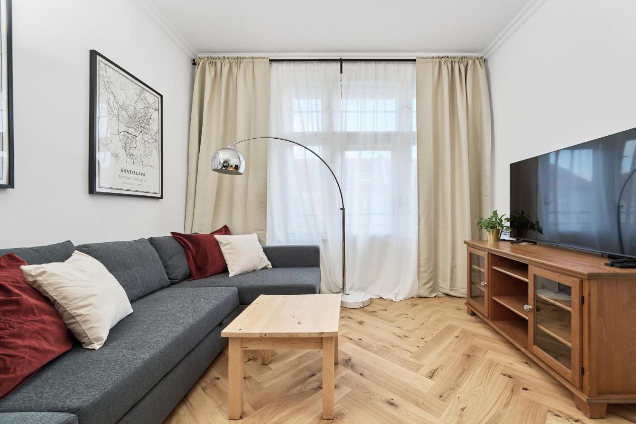 Wapienna By Renters Prestige *